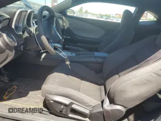 2015 Chevrolet Camaro LS z VIN 2G1FB1E32F9291010, wystawiony jako Copart lot #54549305 z przebiegiem 73 478 mil mil oraz Szkoda całkowita • Salvage title. Historia ofert i sprzedaży dostępna na DreamBid. Obrazek 7.