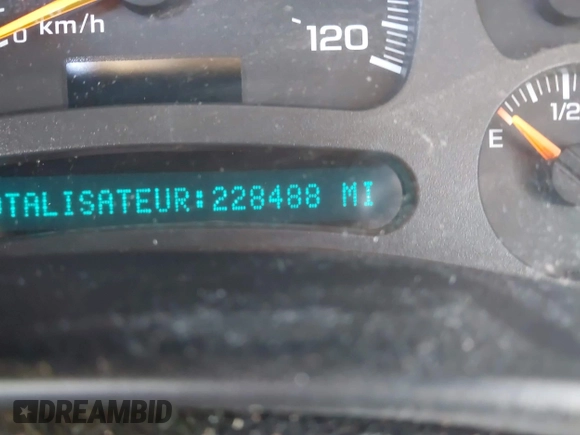 2004 GMC Yukon XL SLT with VIN 1GKFK16Z04R237304, listed as a IAAI auction lot 41987935 with 228,488 mi miles. Bid and sale history available at carsss.com. Image 7.