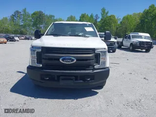 2018 Ford Super Duty F-250 SRW XL with VIN 1FDBF2A60JEC13519, listed as a IAAI auction lot 41982762 with 88,766 mi miles. Bid and sale history available at carsss.com. Image 12.