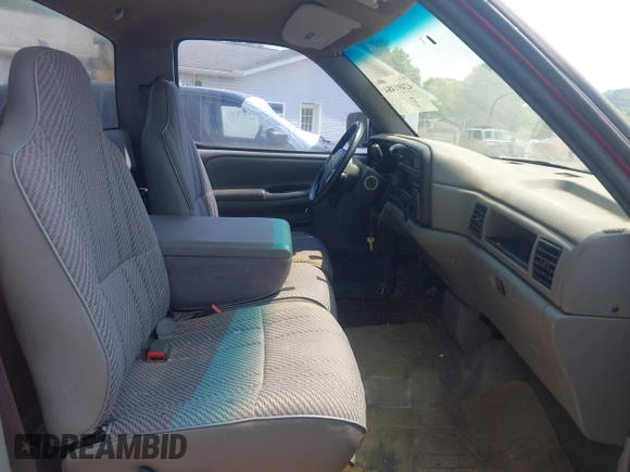 1996 Dodge 1500 z VIN 1B7HC16Y9TJ117863, wystawiony jako IAAI lot #42491484 z przebiegiem 119 793 mil mil oraz . Historia ofert i sprzedaży dostępna na DreamBid. Obrazek 5.
