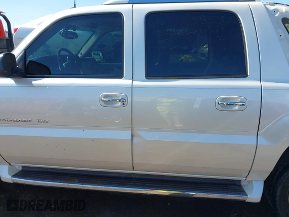 2003 Cadillac Escalade EXT with VIN 3GYEK63N73G165113, listed as a IAAI auction lot 41995449 with 257,470 mi miles. Bid and sale history available at carsss.com. Image 15.