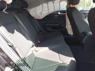 2021 Volkswagen Arteon SE z VIN WVWAR7AN5ME012022, wystawiony jako IAAI lot #41964379 z przebiegiem 30 771 mil mil oraz . Historia ofert i sprzedaży dostępna na DreamBid. Obrazek 8.