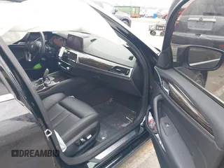 2019 BMW 5 Series 530i xDrive with VIN WBAJA7C51KWW26798, listed as a IAAI auction lot 41320980 with 65,865 mi miles. Bid and sale history available at carsss.com. Image 5.