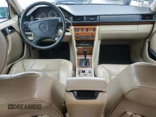 1995 Mercedes-Benz E Class with VIN WDBEA32E0SC249878, listed as a Copart auction lot 48999315 with 191,503 mi miles and Clean Title. Bid and sale history available at carsss.com. Image 8.