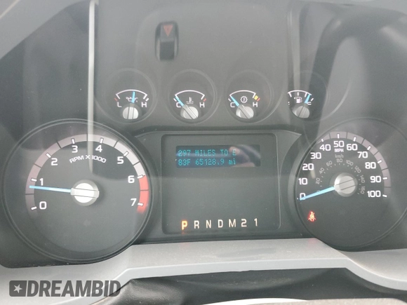 2015 Ford F-250 XLT z VIN 1FT7X2B68FEB55897, wystawiony jako Copart lot #54663105 z przebiegiem 65 128 mil mil oraz Czysty tytuł • Clean title. Historia ofert i sprzedaży dostępna na DreamBid. Obrazek 9.