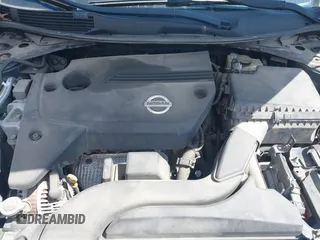 2013 Nissan Altima 2.5 S with VIN 1N4AL3AP4DC913024, listed as a IAAI auction lot 42045465 with 172,990 mi miles and . Bid and sale history available at carsss.com. Image 10.
