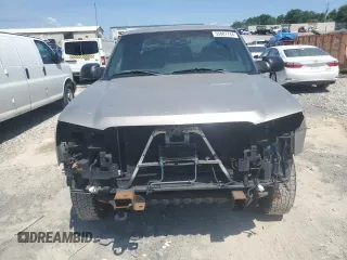 2003 Chevrolet Silverado 1500HD LS z VIN 1GCGK13U33F237418, wystawiony jako Copart lot #55887744 z przebiegiem 141 366 mil mil oraz Czysty tytuł • Clean title. Historia ofert i sprzedaży dostępna na DreamBid. Obrazek 5.