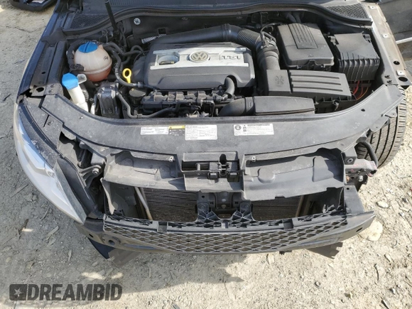 2015 Volkswagen CC Sport with VIN WVWBN7AN4FE814712, listed as a Copart auction lot 48027705 with 102,477 mi miles and Salvage Title. Bid and sale history available at DreamBid. Image 11.