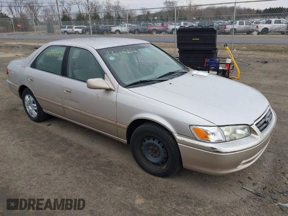 2001 Toyota Camry CE with VIN 4T1BG22K51U046766, listed as a IAAI auction lot 41674202 with 148,581 mi miles. Bid and sale history available at carsss.com. Image 1.