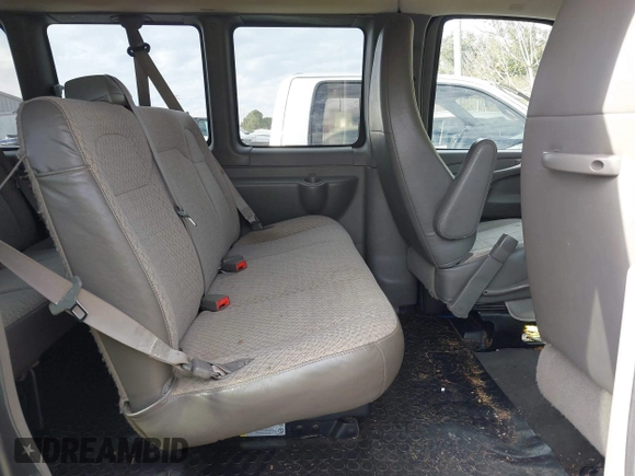 2014 Chevrolet Express Passenger LT z VIN 1GAZG1FG4E1177819, wystawiony jako IAAI lot #41422904 z przebiegiem 97 357 mil mil oraz . Historia ofert i sprzedaży dostępna na DreamBid. Obrazek 8.