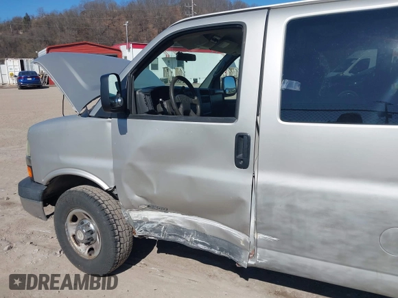 2006 Chevrolet Express Passenger с VIN 1GAHG35U961270030, выставлен на аукционе IAAI как лот 41902735 с пробегом 163 367 миль миль и . История ставок и продаж доступна на DreamBid. Изображение 6.