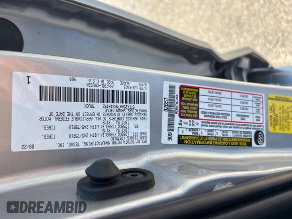 2022 Toyota Tundra SR z VIN 5TFKB5AA7NX016492, wystawiony jako Copart lot #53257685 z przebiegiem 16 896 mil mil oraz Czysty tytuł • Clean title. Historia ofert i sprzedaży dostępna na DreamBid. Obrazek 10.