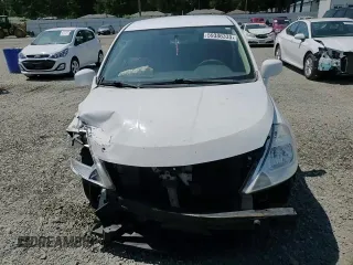 2011 Nissan Versa S z VIN 3N1BC1CP4BL433182, wystawiony jako Copart lot #59386335 z przebiegiem 174 762 mil mil oraz Szkoda całkowita • Salvage title. Historia ofert i sprzedaży dostępna na DreamBid. Obrazek 14.