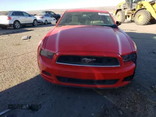 2014 Ford Mustang V6 z VIN 1ZVBP8AM5E5276735, wystawiony jako Copart lot #88933725 z przebiegiem 139 388 mil mil oraz Szkoda całkowita • Salvage title. Historia ofert i sprzedaży dostępna na DreamBid. Obrazek 5.