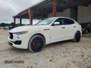 2017 Maserati Levante z VIN ZN661XUL0HX250697, wystawiony jako Copart lot #56871095 z przebiegiem 73 042 mil mil oraz Tytuł czysty. Historia ofert i sprzedaży dostępna na DreamBid. Obrazek 1.