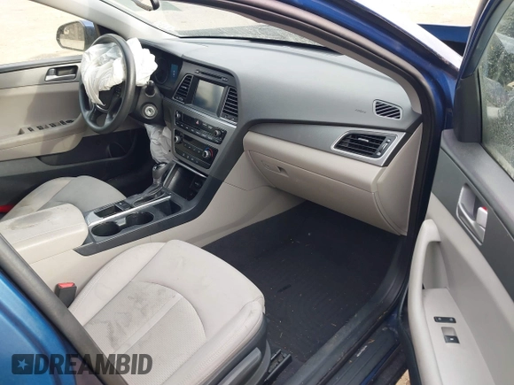 2016 Hyundai Sonata SE z VIN 5NPE24AF7GH327194, wystawiony jako IAAI lot #41393113 z przebiegiem Nie podano mil oraz . Historia ofert i sprzedaży dostępna na DreamBid. Obrazek 5.