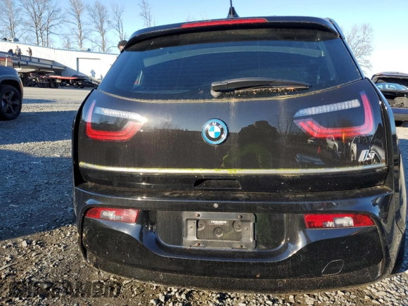 2020 BMW i3 z VIN WBY8P4C08L7G07617, wystawiony jako Copart lot #42570015 z przebiegiem 2 470 mil mil oraz Szkoda całkowita • Salvage title. Historia ofert i sprzedaży dostępna na DreamBid. Obrazek 6.