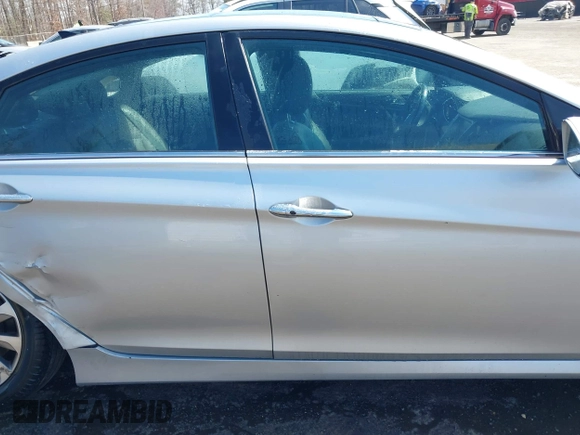 2014 Hyundai Sonata SE with VIN 5NPEC4AC2EH854480, listed as a IAAI auction lot 41784435 with 119,576 mi miles and . Bid and sale history available at DreamBid. Image 13.