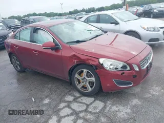 2012 Volvo S60 T5 with VIN YV1622FS7C2122740, listed as a IAAI auction lot 39835845 with 116,944 mi miles. Bid and sale history available at carsss.com. Image 1.