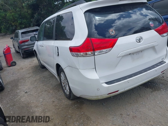 2012 Toyota Sienna XLE AAS с VIN 5TDYK3DC8CS177335, выставлен на аукционе IAAI как лот 42529501 с пробегом 215 170 миль миль и . История ставок и продаж доступна на DreamBid. Изображение 3.