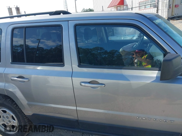2017 Jeep Patriot Sport with VIN 1C4NJRBB7HD145143, listed as a IAAI auction lot 41541812 with 79,924 mi miles and . Bid and sale history available at DreamBid. Image 14.
