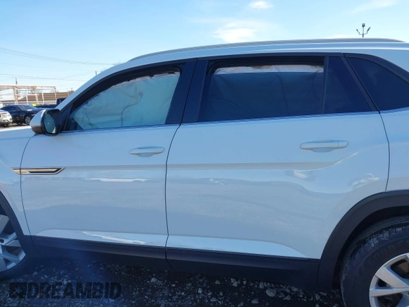 2021 Volkswagen Atlas S with VIN 1V2AC2CA2MC234168, listed as a IAAI auction lot 40842265 with 27,765 mi miles and . Bid and sale history available at DreamBid. Image 14.