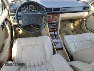 1986 Mercedes-Benz 300 E z VIN WDBEA30D7GA264150, wystawiony jako Copart lot #48736065 z przebiegiem 139 066 mil mil oraz Czysty tytuł • Clean title. Historia ofert i sprzedaży dostępna na DreamBid. Obrazek 8.