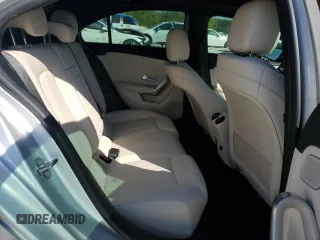 2021 Mercedes-Benz A 220 z VIN W1K3G4EB0MJ271544, wystawiony jako Copart lot #53053585 z przebiegiem 74 495 mil mil oraz Szkody całkowita. Historia ofert i sprzedaży dostępna na DreamBid. Obrazek 10.