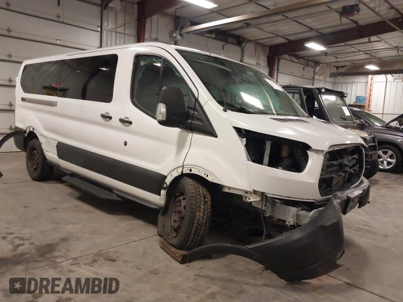 2019 Ford Transit Passenger XL with VIN 1FBZX2YM7KKA22871, listed as a IAAI auction lot 41721561 with 112,189 mi miles. Bid and sale history available at carsss.com. Image 1.
