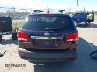 2012 Kia Sorento LX with VIN 5XYKT4A67CG191666, listed as a IAAI auction lot 42047583 with 175,404 mi miles. Bid and sale history available at carsss.com. Image 17.