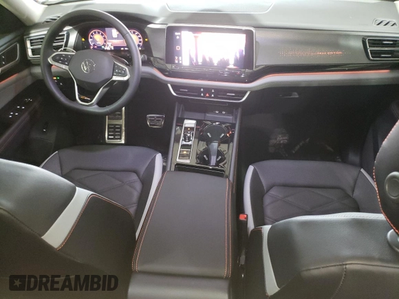 2024 Volkswagen Atlas Peak Edition SEL with VIN 1V2GR2CA7RC564002, listed as a Copart auction lot 85509344 with 111 mi miles and Salvage title. Bid and sale history available at DreamBid. Image 8.