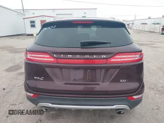 2017 Lincoln MKC Reserve z VIN 5LMCJ3C90HUL72098, wystawiony jako IAAI lot #41300727 z przebiegiem 74 507 mil mil oraz . Historia ofert i sprzedaży dostępna na DreamBid. Obrazek 16.