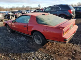 1986 Pontiac Firebird with VIN 1G2FS87SXGN246579, listed as a Copart auction lot 43260105 with 17,411 mi miles and Clean Title. Bid and sale history available at carsss.com. Image 2.