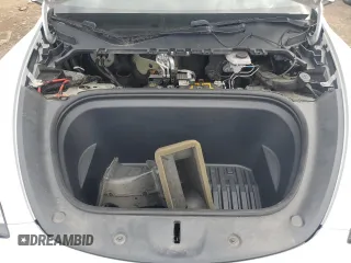2021 Tesla Model Y Long Range z VIN 5YJYGDEE6MF077764, wystawiony jako Copart lot #53814015 z przebiegiem 87 903 mil mil oraz Szkoda całkowita • Salvage title. Historia ofert i sprzedaży dostępna na DreamBid. Obrazek 11.