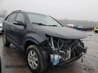 2013 Kia Sorento LX with VIN 5XYKTDA20DG368086, listed as a Copart auction lot 36866124 with 182,583 mi miles and Salvage Title. Bid and sale history available at carsss.com. Image 4.
