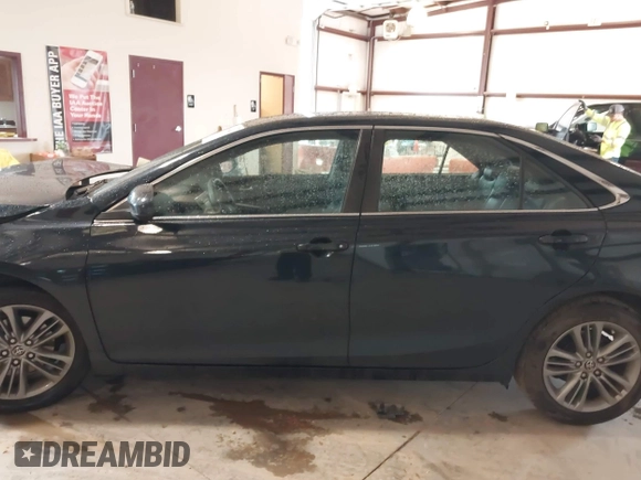 2015 Toyota Camry XLE with VIN 4T1BF1FK1FU094425, listed as a IAAI auction lot 41961648 with 191,458 mi miles. Bid and sale history available at carsss.com. Image 14.