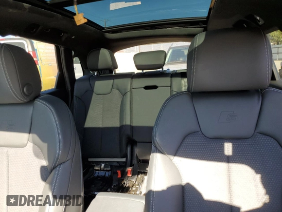2025 Audi SQ5 Premium Plus with VIN WA1B4AFY6S2036938, listed as a Copart auction lot 88290625 with 449 mi miles and Salvage Title. Bid and sale history available at DreamBid. Image 10.