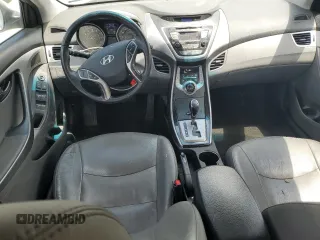 2013 Hyundai Elantra Limited с VIN 5NPDH4AE5DH267834, выставлен на аукционе Copart как лот 54579715 с пробегом 127 745 миль миль и Списание • Salvage title. История ставок и продаж доступна на DreamBid. Изображение 8.