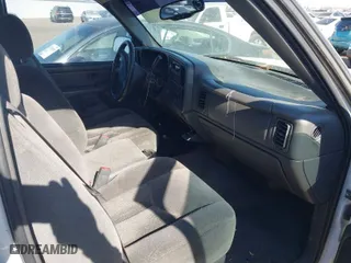2005 Chevrolet Silverado 1500 LS with VIN 2GCEC19V351281059, listed as a IAAI auction lot 41590032 with 287,525 mi miles. Bid and sale history available at carsss.com. Image 5.