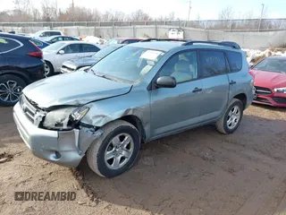 2007 Toyota RAV4 with VIN JTMBD33V476037999, listed as a IAAI auction lot 41751398 with 147,125 mi miles. Bid and sale history available at carsss.com. Image 2.
