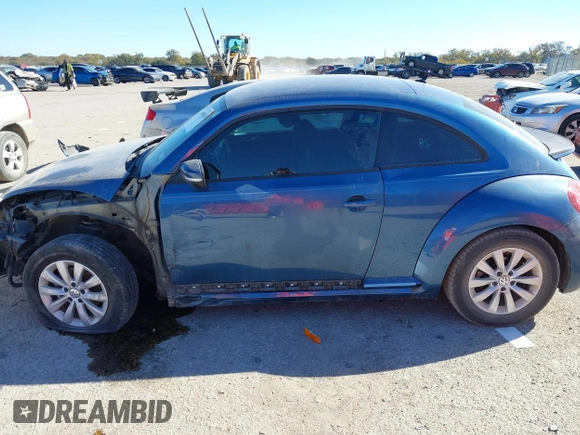2019 Volkswagen Beetle S с VIN 3VWFD7AT7KM719095, выставлен на аукционе IAAI как лот 40919031 с пробегом 86 516 миль миль и . История ставок и продаж доступна на DreamBid. Изображение 15.