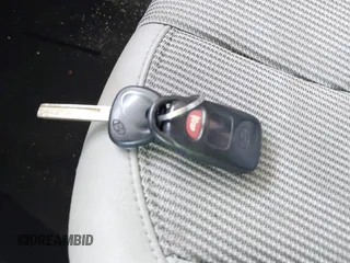 2012 Hyundai Veloster w/Gray Int z VIN KMHTC6ADXCU056898, wystawiony jako IAAI lot #40366687 z przebiegiem 137 161 mil mil oraz . Historia ofert i sprzedaży dostępna na DreamBid. Obrazek 11.