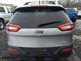 2017 Jeep Cherokee Latitude with VIN 1C4PJMCS8HW649473, listed as a IAAI auction lot 41665032 with 107,499 mi miles. Bid and sale history available at carsss.com. Image 17.