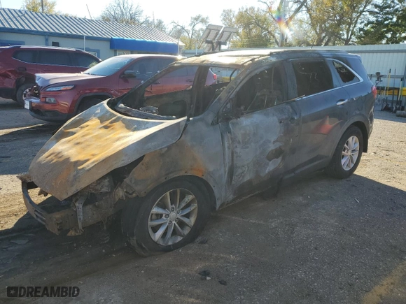 2017 Kia Sorento LX with VIN 5XYPGDA33HG214142, listed as a Copart auction lot 80470324 with NaN miles and Non Repairable. Bid and sale history available at carsss.com. Image 1.