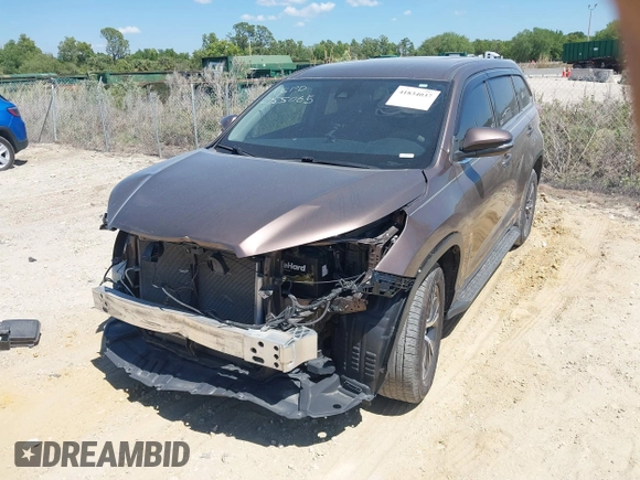 2018 Toyota Highlander LE z VIN 5TDZARFH0JS041636, wystawiony jako IAAI lot #41834037 z przebiegiem 73 004 mil mil oraz . Historia ofert i sprzedaży dostępna na DreamBid. Obrazek 18.