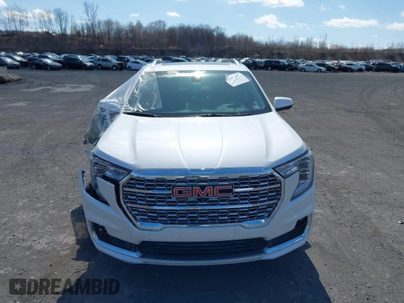 2024 GMC Terrain Denali with VIN 3GKALXEG7RL199997, listed as a IAAI auction lot 41856307 with 5,576 mi miles. Bid and sale history available at carsss.com. Image 12.