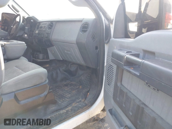 2011 Ford F-250 XL with VIN 1FT7X2B60BEB58870, listed as a IAAI auction lot 41519031 with 208,342 mi miles and . Bid and sale history available at DreamBid. Image 5.