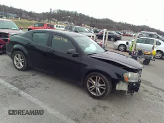 2014 Dodge Avenger SE z VIN 1C3CDZABXEN220282, wystawiony jako IAAI lot #35659755 z przebiegiem 191 584 mil mil oraz . Historia ofert i sprzedaży dostępna na DreamBid. Obrazek 1.