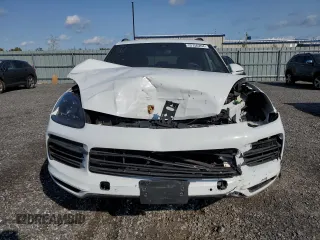 2019 Porsche Cayenne E-Hybrid with VIN WP1AE2AYXKDA52123, listed as a Copart auction lot 72756264 with 19,804 mi miles and Salvage title. Bid and sale history available at DreamBid. Image 5.