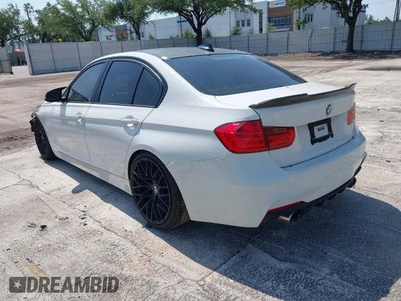2013 BMW 3 Series 328i z VIN WBA3C1C58DF444891, wystawiony jako IAAI lot #42227947 z przebiegiem Nie podano mil oraz . Historia ofert i sprzedaży dostępna na DreamBid. Obrazek 3.
